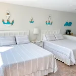 Beachfront Studio - Perfect Location - Free Beach Chairs